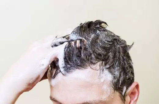 Yağlı Saçlar İçin Şampuan